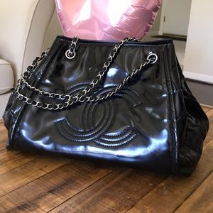 <SOLD>Chanel lipstick accordion tote bag.Authentic